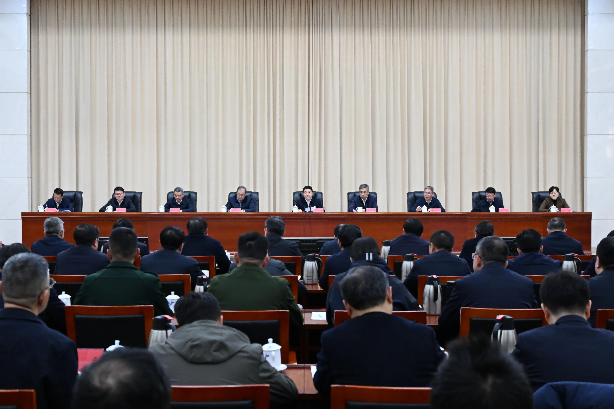 葉建春主持召開(kāi)全省安全生產(chǎn)和森林防滅火視頻會(huì)議